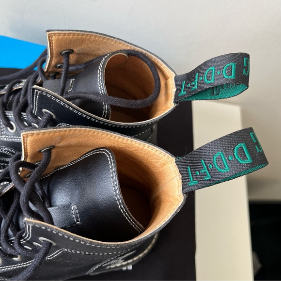 John Fluevog 7TH HEAVEN DERBY SWIRL (6 EYE) CLASSIC DERBY BOOTS in Black Vegan - Picture 6 of 10